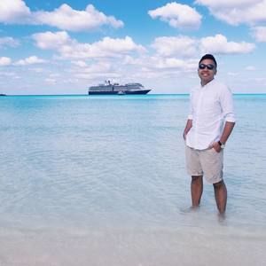 Meet your Posher, Dennis